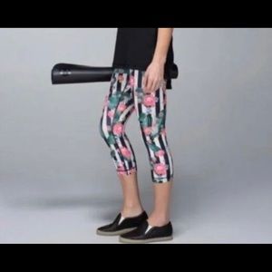 Lulu Wonder Under Crop Palm Play Floral & Stripes